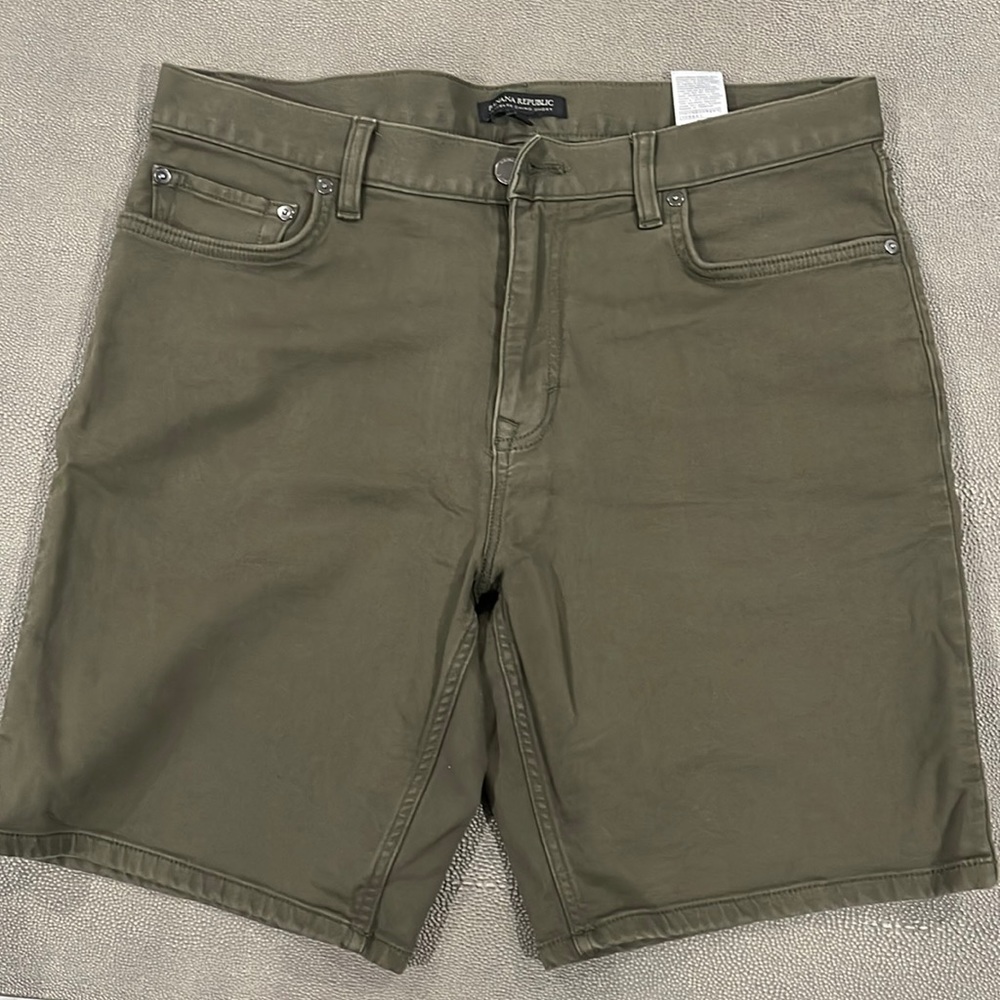 Banana Republic men’s chino shorts size 33